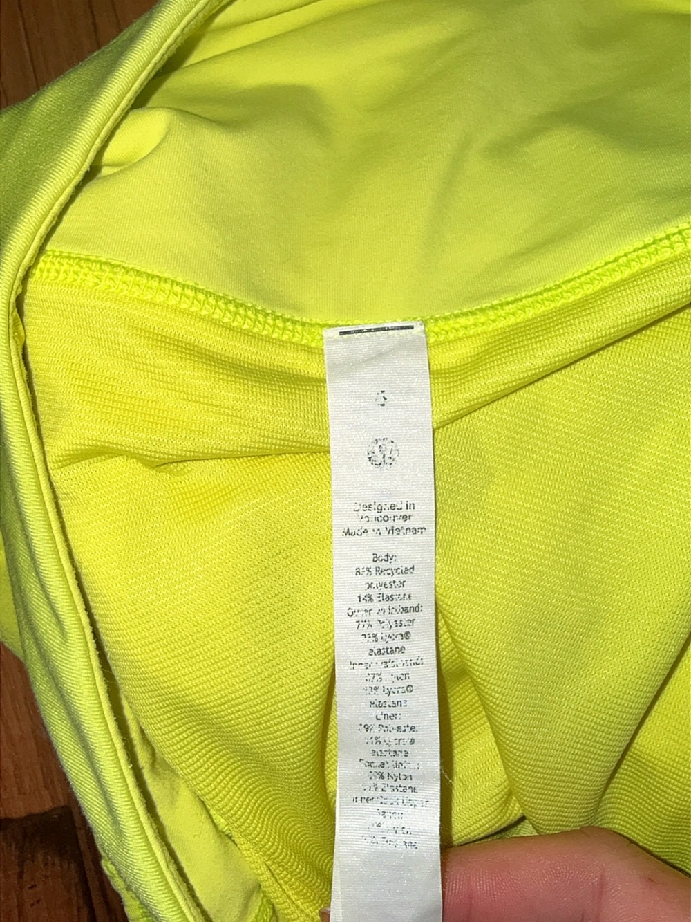 Excellent Lululemon Speed Up high rise Shorts highlighter yellow size 6 2.5” - Picture 12 of 14